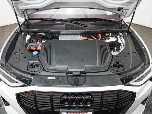 2023 Audi e-tron Premium quattro
