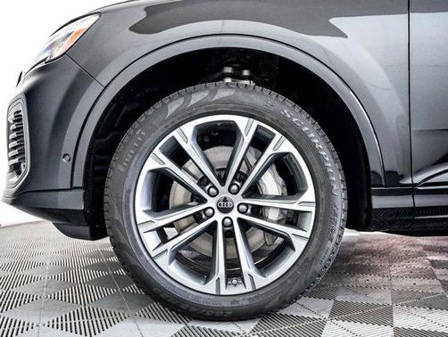 2026 Audi Q7 45 Premium