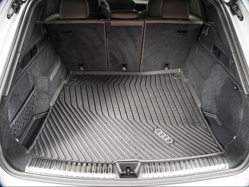 Glacier White Metallic 2025 Audi Q5 Premium Plus TFSI quattro S tronic