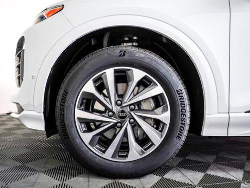 2025 Audi Q6 e-tron Premium quattro