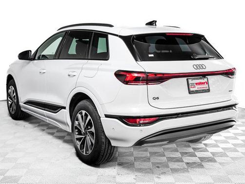 2025 Audi Q6 e-tron Premium quattro