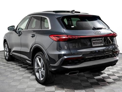 Tambora Gray Metallic 2025 Audi Q5 Premium Plus TFSI quattro S tronic