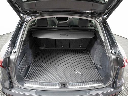 Tambora Gray Metallic 2025 Audi Q5 Premium Plus TFSI quattro S tronic