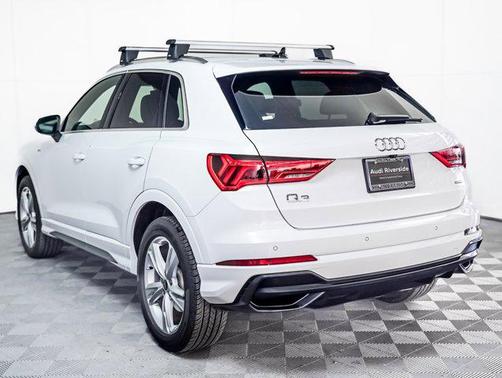 2022 Audi Q3 45 S line Premium