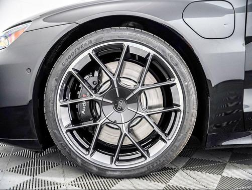 Mythos Black Metallic 2026 Audi RS e-tron GT quattro
