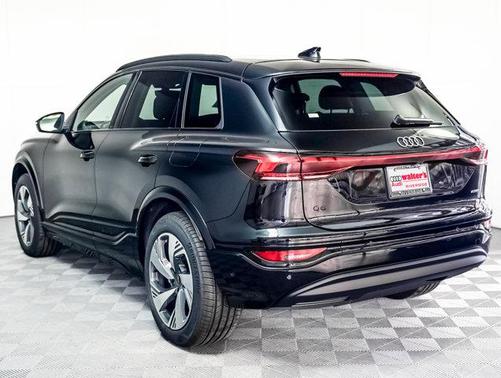 2025 Audi Q6 e-tron Premium quattro