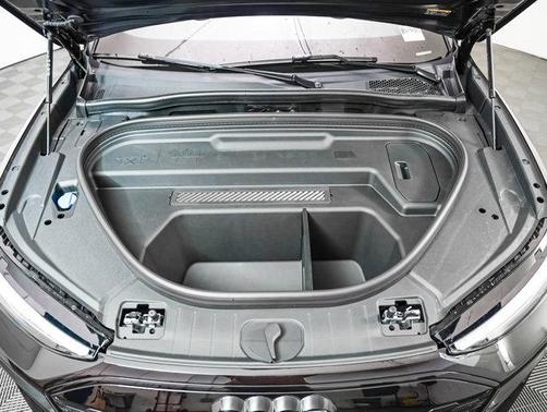 2025 Audi Q6 e-tron Premium quattro