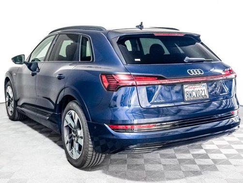 2021 Audi e-tron Premium