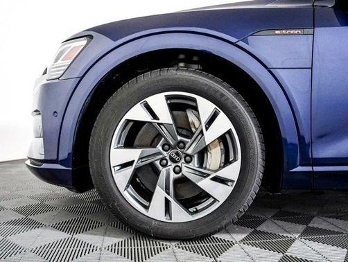 2021 Audi e-tron Premium