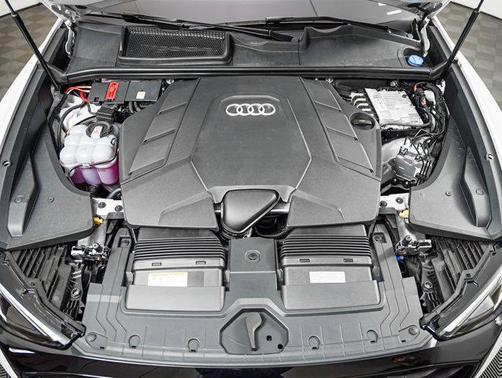 Glacier White Metallic 2026 Audi Q8 55 Premium Plus