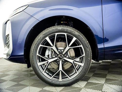 Navarra Blue Metallic 2026 Audi Q3 TFSI quattro S tronic
