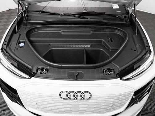 2025 Audi Q6 e-tron Premium quattro