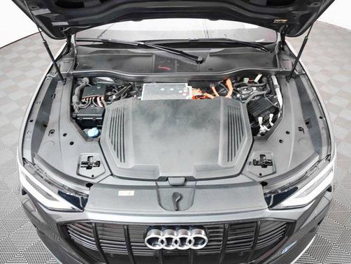 2021 Audi e-tron Premium