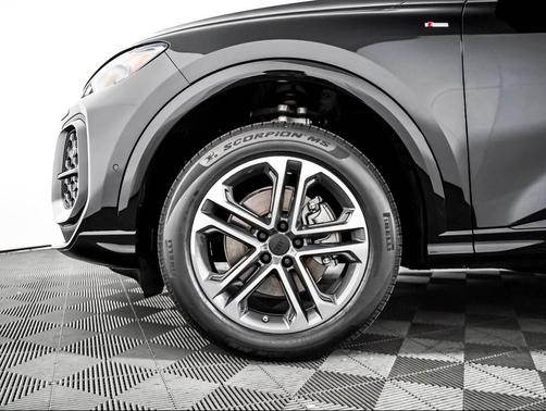Mythos Black Metallic 2026 Audi Q5 Premium TFSI quattro S tronic