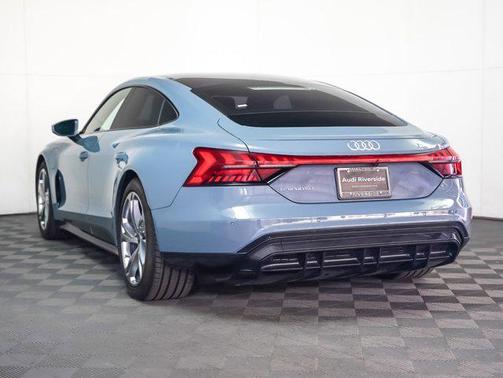 2023 Audi e-tron GT Premium Plus quattro