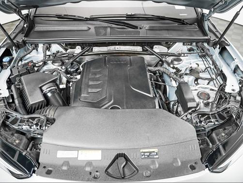 Florett Silver Metallic 2025 Audi Q5 Premium Plus TFSI quattro S tronic