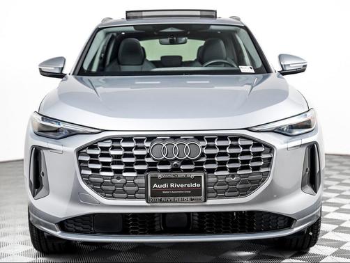 Florett Silver Metallic 2025 Audi Q5 Premium Plus TFSI quattro S tronic