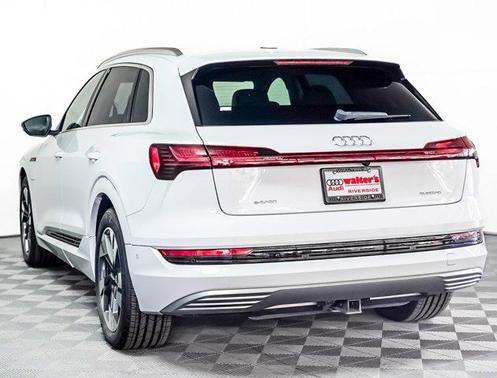 2021 Audi e-tron Prestige