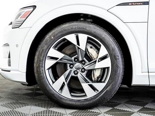 2021 Audi e-tron Prestige