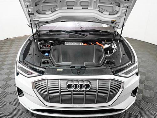 2021 Audi e-tron Prestige