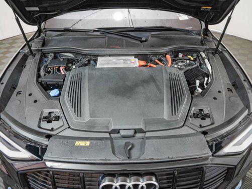 2021 Audi e-tron Premium