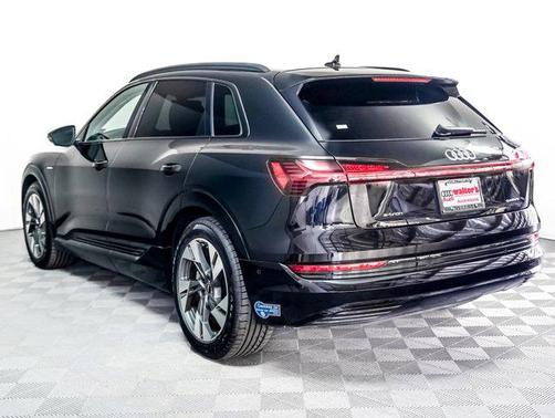 2021 Audi e-tron Premium
