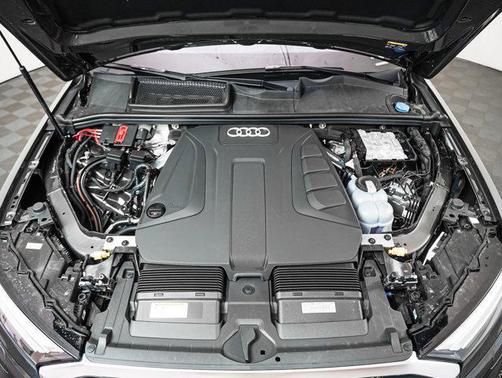 2025 Audi Q7 45 Premium Plus