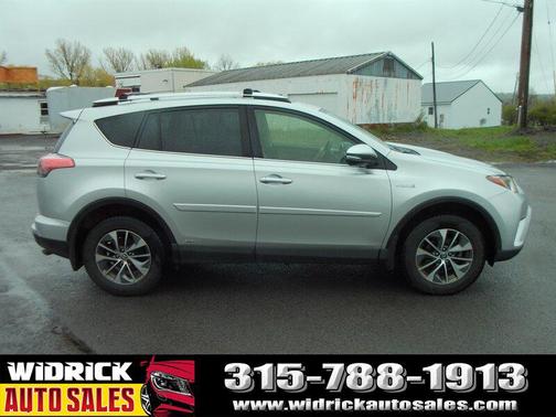 Classic Silver Metallic 2016 Toyota RAV4 Hybrid XLE