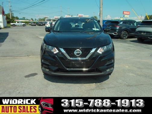Magnetic Black Pearl 2022 Nissan Rogue Sport SV