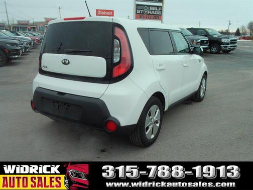 2015 Kia Soul Base
