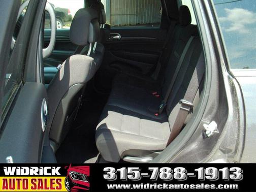 Granite Crystal Metallic Clear Coat 2019 Jeep Grand Cherokee Laredo