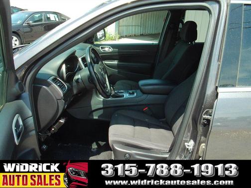 Granite Crystal Metallic Clear Coat 2019 Jeep Grand Cherokee Laredo