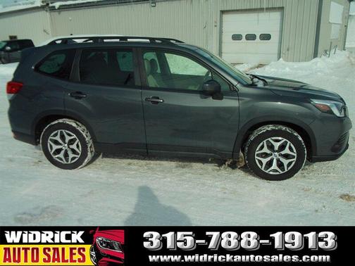 2022 Subaru Forester Premium