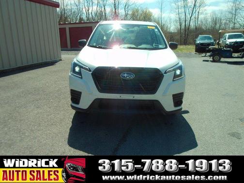 Crystal White Pearl 2023 Subaru Forester Base