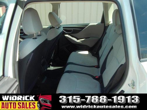 Crystal White Pearl 2023 Subaru Forester Base