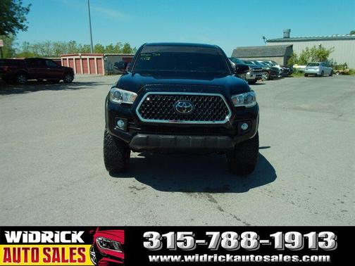 Midnight Black Metallic 2019 Toyota Tacoma TRD Off Road