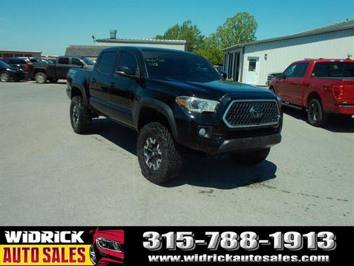 Midnight Black Metallic 2019 Toyota Tacoma TRD Off Road