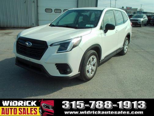 Crystal White Pearl 2022 Subaru Forester Base