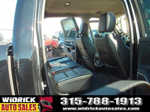 Diamond Black Crystal Pearl Coat 2020 RAM 1500 Laramie
