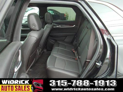 Stellar Black Metallic 2021 Cadillac XT5 Premium Luxury