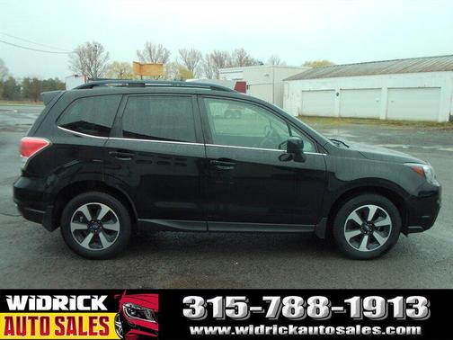 Crystal Black Silica 2017 Subaru Forester 2.5i Limited