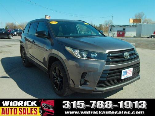 Predawn Gray Mica 2019 Toyota Highlander SE