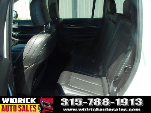 Bright White Clearcoat 2023 Jeep Grand Cherokee Limited