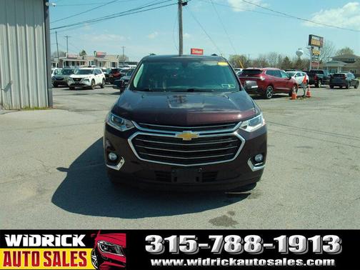 Black Cherry Metallic 2020 Chevrolet Traverse LT Cloth