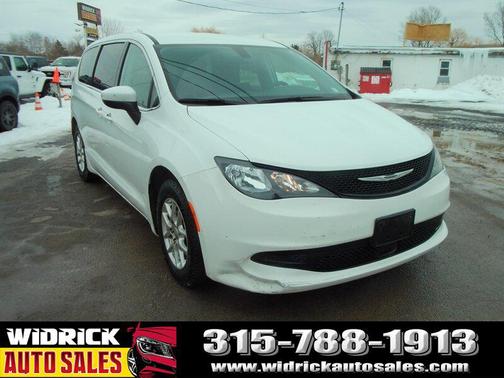 2021 Chrysler Voyager LX