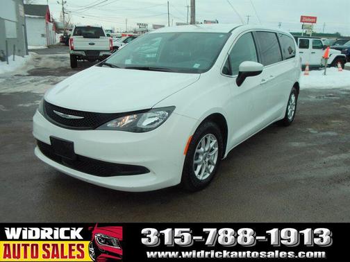 2021 Chrysler Voyager LX