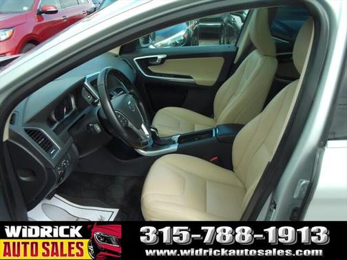 2016 Volvo XC60 T5 Premier