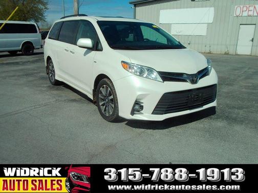 Blizzard Pearl 2018 Toyota Sienna XLE Premium