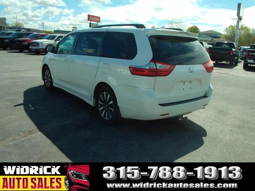 Blizzard Pearl 2018 Toyota Sienna XLE Premium
