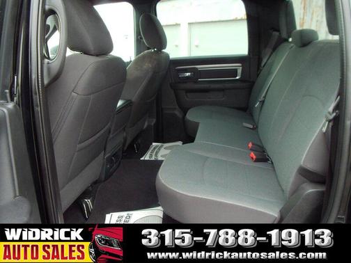 Diamond Black Crystal Pearl Coat 2022 RAM 1500 Classic Warlock